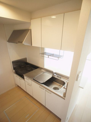 【キッチン】 | ヴィラフェリーチェB | 会話をしながらお料理できる対面キッチンです♪