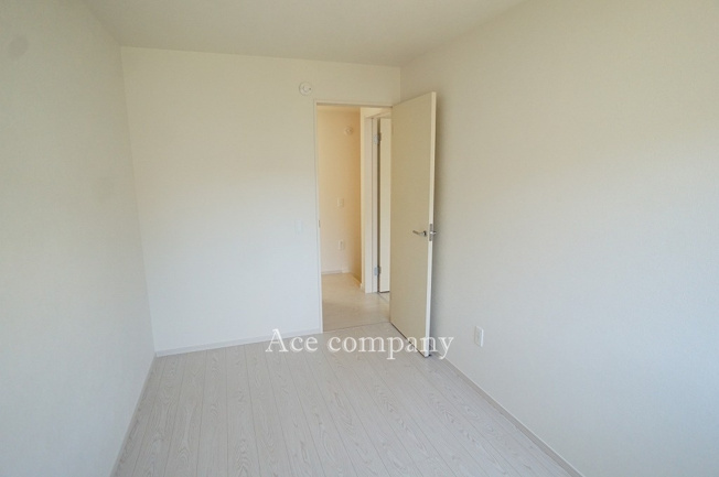 【子供部屋】 | 東大阪市菱屋西5丁目　【2号棟/全2棟】 | 【2階：中央洋室5帖】