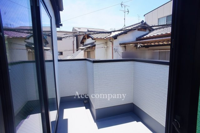 【バルコニー】 | 東大阪市菱屋西5丁目　【2号棟/全2棟】 | 2居室から出入り可能な西・南向きのバルコニーです☆