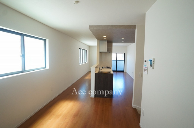 【居間・リビング】 | 東大阪市菱屋西5丁目　【1号棟/全2棟】 | 【LDK：広々19.5帖！】キッチンからリビング＆ダイニングが見渡せます☆