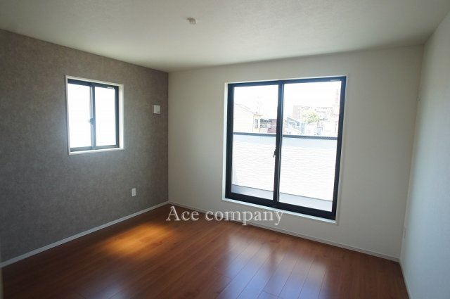 【寝室】 | 東大阪市菱屋西5丁目　【1号棟/全2棟】 | 【3階：洋室7.5帖】バルコニーに面したお部屋です☆