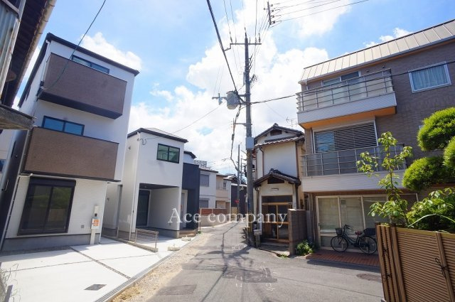 【前面道路含む現地写真】 | 東大阪市菱屋西5丁目　【1号棟/全2棟】 | 【前面道路：幅員4ｍ】