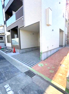 GRANDIR津久野のエントランス