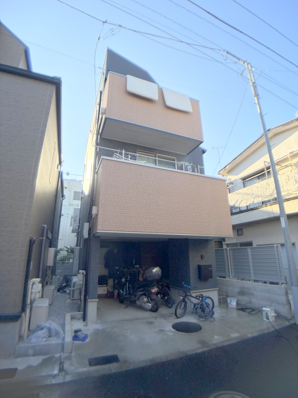 中央３　戸建の前面道路含む現地写真|東側　私道　幅員約4.0m　接道約4.9m
