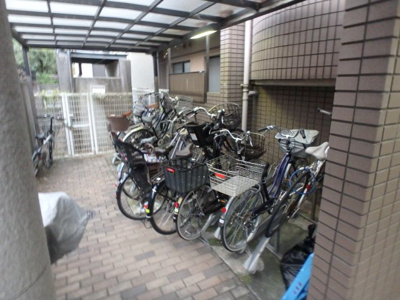 【その他共用部分】 | ジュエルコート甲子園口Ⅱ | 屋根付き駐輪スペースです