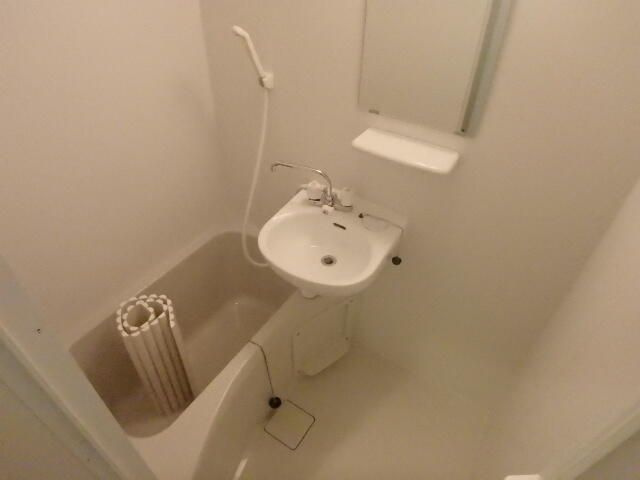 ジュネス雑司が谷の浴室