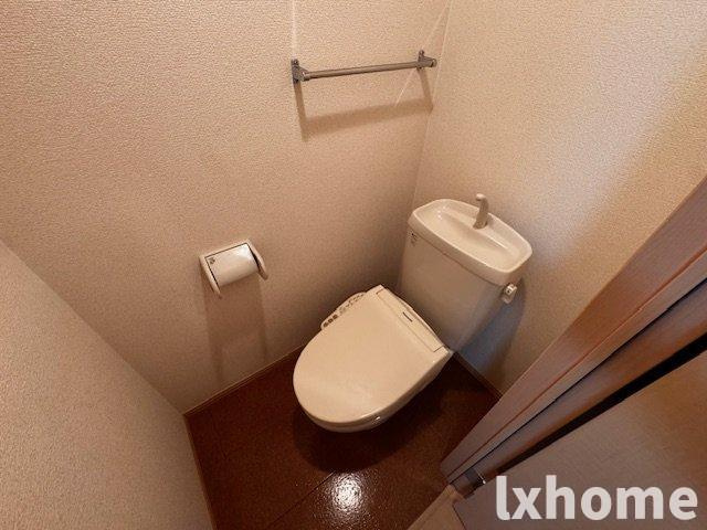 アップルハウスのトイレ|落ち着いたトイレです