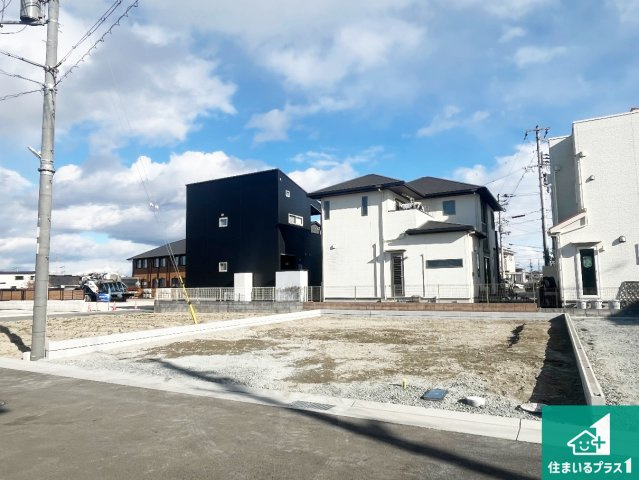 加古川市加古川町稲屋　第13期　新築一戸建ての外観|周辺は落ち着いた街並みの住宅地！子育てがしやすい住環境です！まだ未完成ですが、現地でしかわからない事もございます。是非一度ご覧ください。