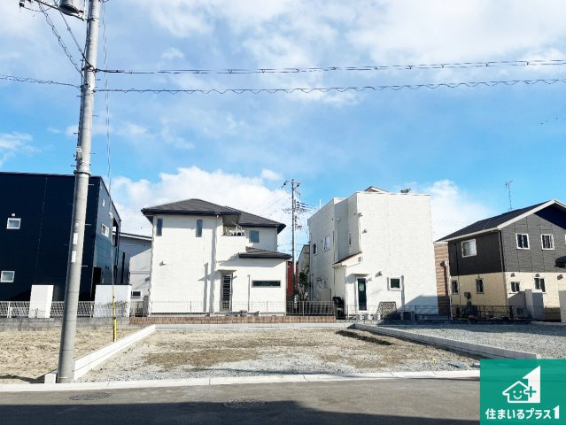 加古川市加古川町稲屋　第13期　新築一戸建ての外観|周辺は落ち着いた街並みの住宅地！子育てがしやすい住環境です！まだ未完成ですが、現地でしかわからない事もございます。是非一度ご覧ください。