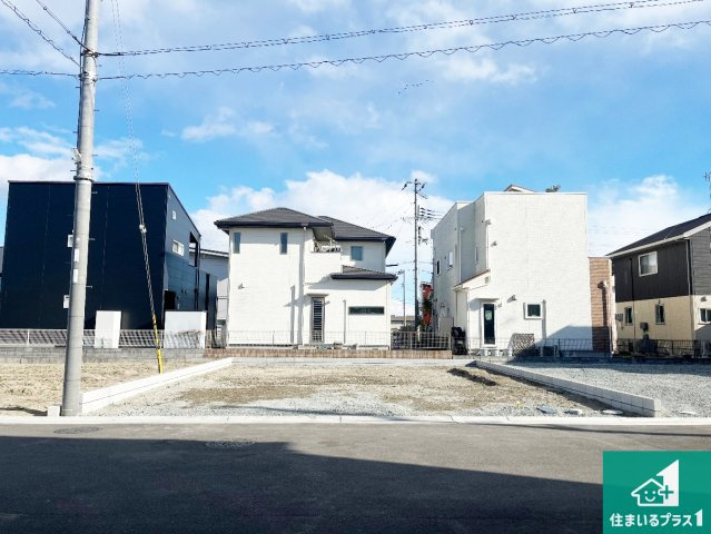 加古川市加古川町稲屋　第13期　新築一戸建ての外観|周辺は落ち着いた街並みの住宅地！子育てがしやすい住環境です！まだ未完成ですが、現地でしかわからない事もございます。是非一度ご覧ください。