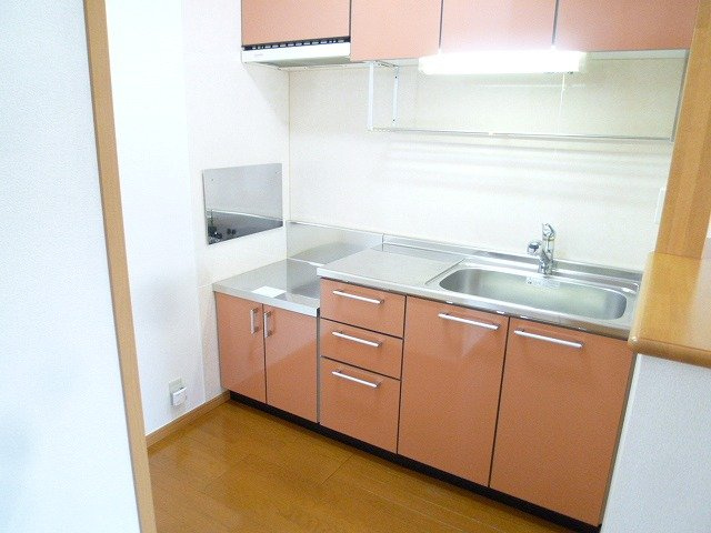 アルカンシェル　虹Ｂのキッチン|コンパクトなキッチンで掃除もラクラク