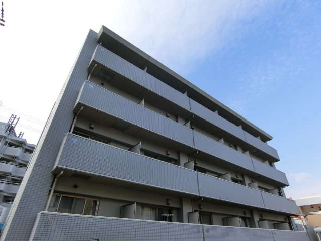 フロンティア中川の外観