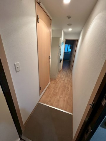 大阪市西区立売堀３丁目の賃貸マンションの玄関