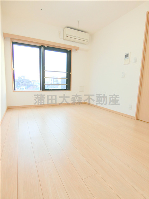 ルーブル東蒲田六番館の居間・リビング|洋室　南向き