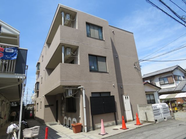 エレガンス霞ヶ関の外観