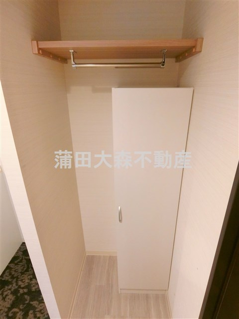 M-1 Tokyo 西糀谷3の収納|玄関コートハンガー！