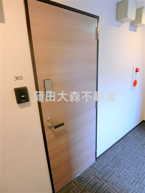 M-1 Tokyo 西糀谷3の玄関