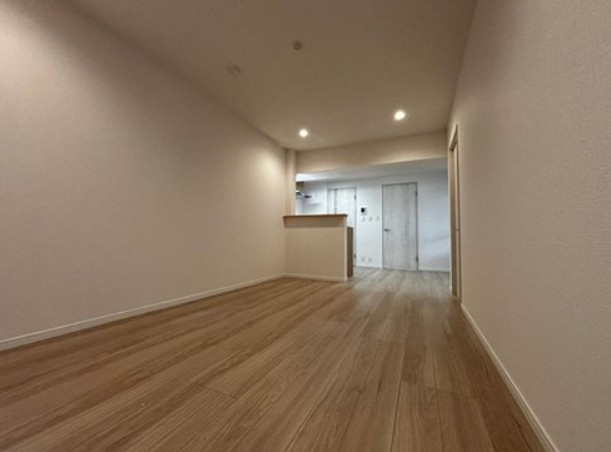 【居間・リビング】 | サンパレス本町 | 家族とのコミュニケーションを促進する拘り設計。快適な居住空間を演出し、都市型生活をより潤いある時間へ代えてくれます。