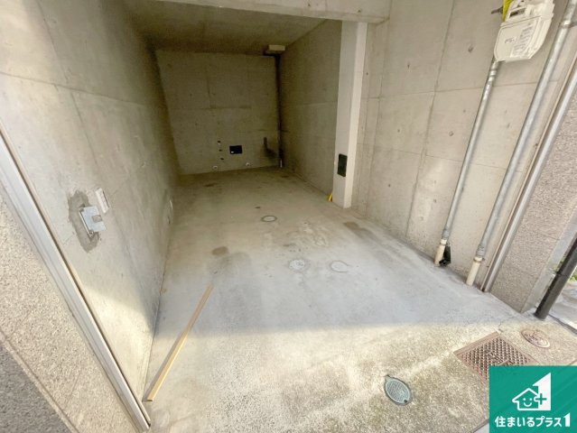 西宮市今津野田町　中古一戸建ての駐車場|駐車スペース！散水栓があるので、こまめに愛車を洗えます！