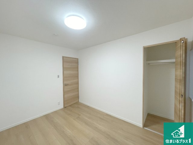 西宮市今津野田町　中古一戸建ての洋室|収納スペースが充実しているので子供の成長に合わせてたくさん収納ができます！家族構成に合わせた様々な活用ができる収納！