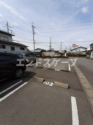 サンルームガルテンⅡの駐車場|高崎、前橋のお部屋探しはエンドスケープまで！お客様の理想お聞かせ下さい♪