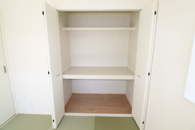 郡山市富田町大徳南第21　　　2号棟　　小山田小学校、郡山第6中学区の収納