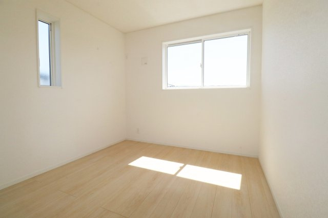 郡山市富田町大徳南第21　　　2号棟　　小山田小学校、郡山第6中学区の洋室