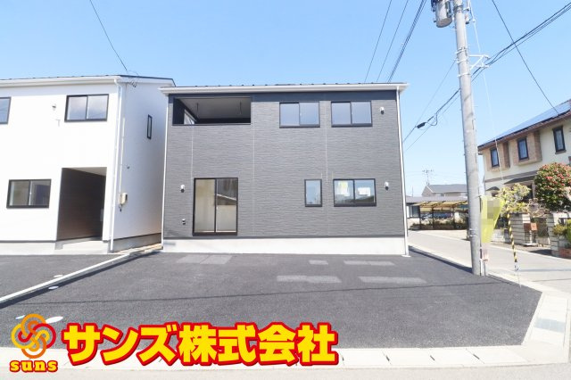 郡山市富田町大徳南第21　　　2号棟　　小山田小学校、郡山第6中学区の外観|南側から見た駐車場を含む外観♪