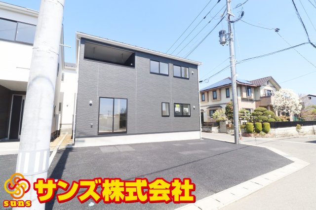 郡山市富田町大徳南第21　　　2号棟　　小山田小学校、郡山第6中学区の外観|南西側から見た駐車場を含む外観♪