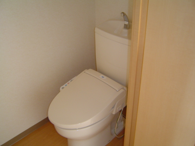 アシューレ伊倉のトイレ|シャワー付トイレ