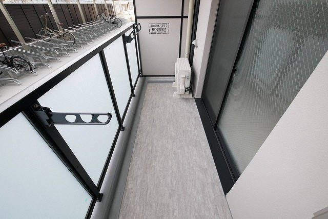 ＬＩＶＩＡＺ　ＯＳＡＫＡ　ＥＡＳＴのバルコニー