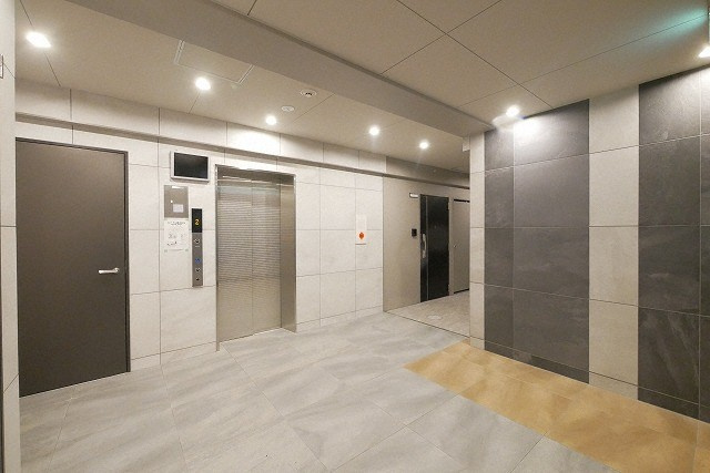 ＬＩＶＩＡＺ　ＯＳＡＫＡ　ＥＡＳＴのロビー