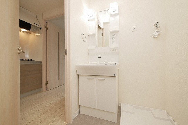 ＬＩＶＩＡＺ　ＯＳＡＫＡ　ＥＡＳＴの独立洗面台