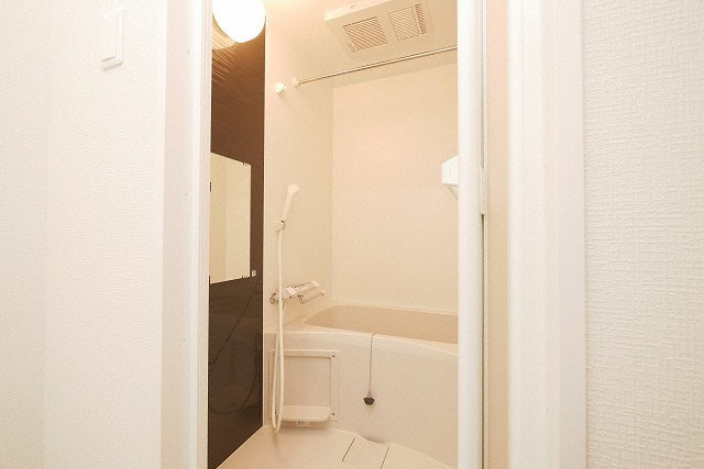 ＬＩＶＩＡＺ　ＯＳＡＫＡ　ＥＡＳＴの浴室