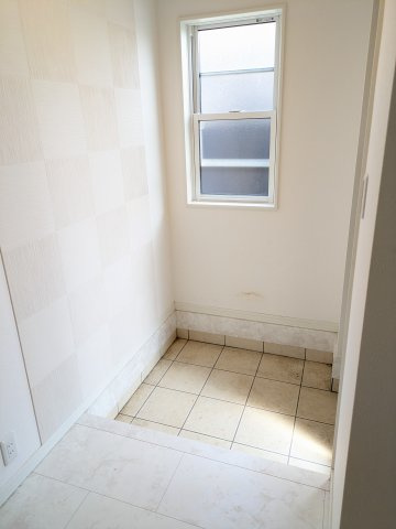 【玄関】 | 東金市八坂台4丁目　中古戸建