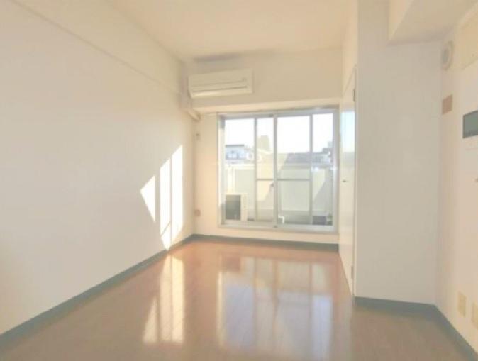 グローリア初穂東糀谷の居間・リビング|南向きの洋室６帖