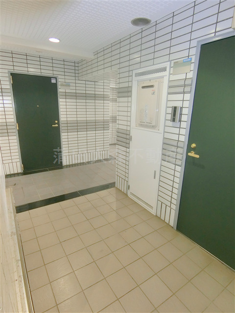 グローリア初穂東糀谷のエントランス