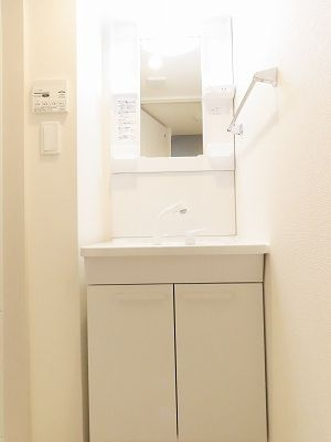 リブリ・リバーサイド・住川の独立洗面台