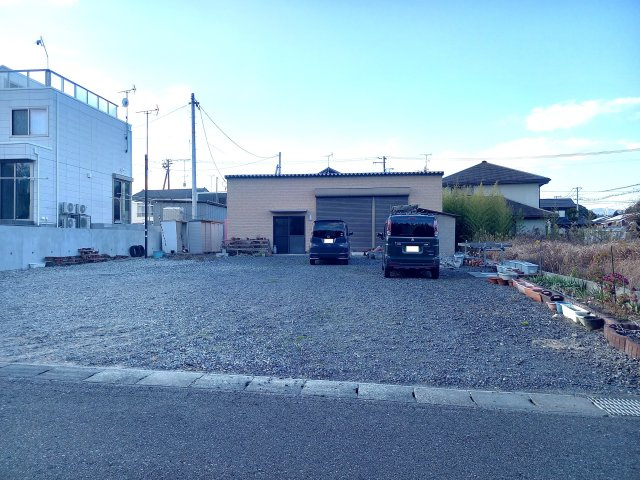 【四倉町にある駐車場広々の作業場兼事務所】