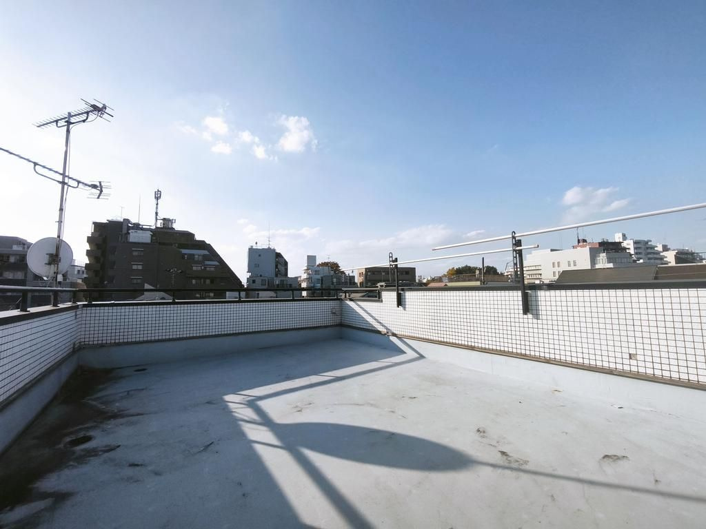 杉並区和田3丁目　中古戸建のバルコニー|現地ご見学希望・資料請求などお気軽にお問い合わせ下さい！
03-5990-5201