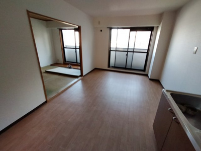 【居間・リビング】 | 吉鴻ハイネスⅢ