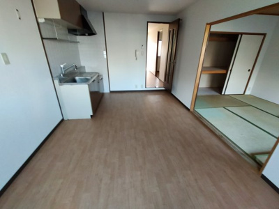 【居間・リビング】 | 吉鴻ハイネスⅢ