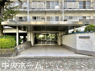 【エントランス】 | 秀和亀戸天神橋レジデンス | 【エントランス】マンションのエントランスは、その物件の印象を決める、顔とも言える場所です。毎日通る場所ですからきれいなのが一番です。