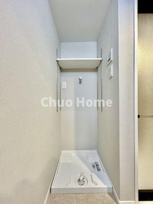 【ランドリースペース】 | 秀和亀戸天神橋レジデンス | 【ランドリースペース】担当者がスケールを持ち歩いておりますので、ご見学時には現在お使いの洗濯機などがきちんと収まるかなどもチェックして下さい。見学前に測っておくと非常に便利だと思います。