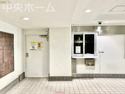 【現況写真】 | 秀和亀戸天神橋レジデンス | 受付(管理人室)。