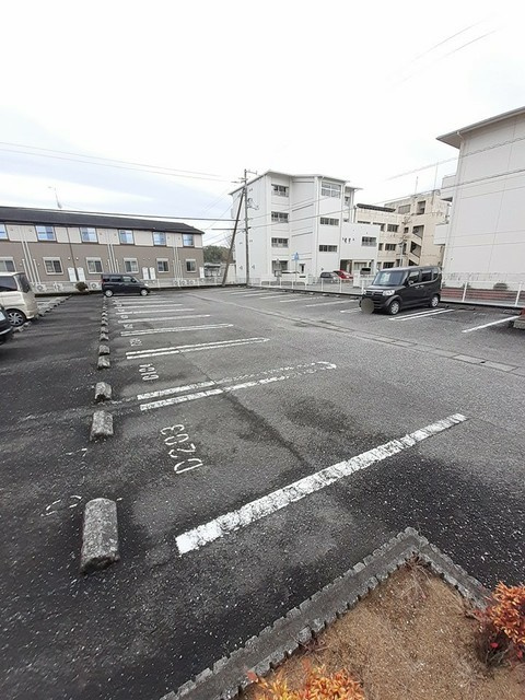 レジデンス　ファミリア　Ｄの駐車場|駐車場