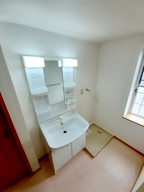 レジデンス　ファミリア　Ｄの独立洗面台|洗面所