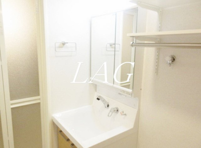 【洗面所】 | サイドパーク | 独立洗面台です。