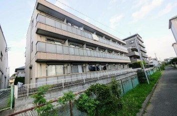 サンプレイスの外観