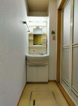 サンプレイスの独立洗面台|別部屋参考写真となります